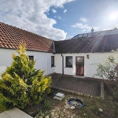 100 Sqm Cozy House For Families Of Up To 6 Guests *
